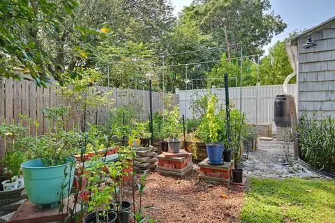 Exterior - 103 Locust Ave, Hampton, VA 23661 photo 7 of 11