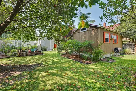 Exterior - 103 Locust Ave, Hampton, VA 23661 photo 9 of 11