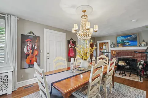 Dining - 103 Locust Ave, Hampton, VA 23661 photo 2 of 4