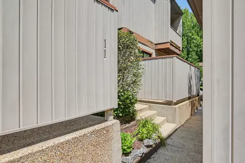 Exterior - 11 Spring W, Williamsburg, VA 23188 photo 5 of 6