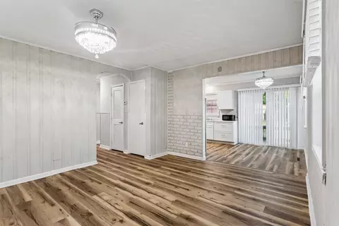 Living - 461 Dare Ave, Hampton, VA 23661 photo 1 of 3