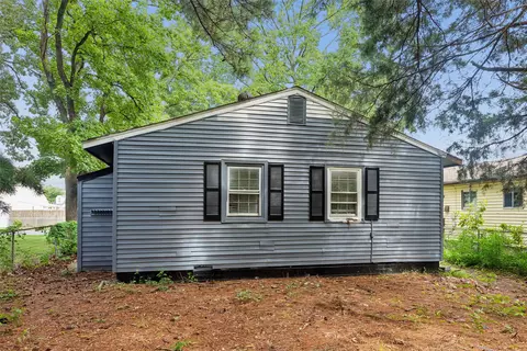 Exterior - 461 Dare Ave, Hampton, VA 23661 photo 12 of 13