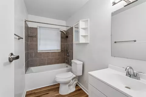 Bath - 461 Dare Ave, Hampton, VA 23661 photo 1 of 2