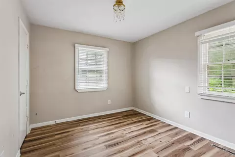 Bedroom - 461 Dare Ave, Hampton, VA 23661 photo 2 of 4