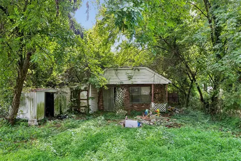 Exterior - 461 Dare Ave, Hampton, VA 23661 photo 10 of 13