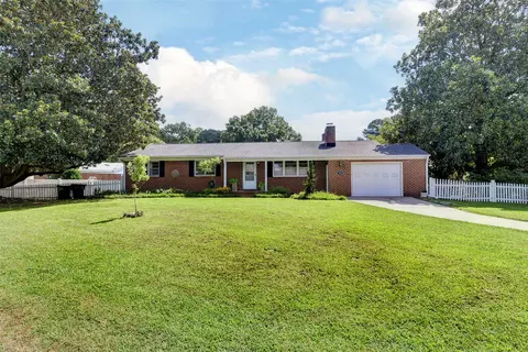 100 Kelsey Rd, Williamsburg, VA 23185