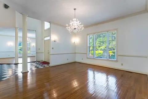 Living - 1711 Tyndall Point Rd, Gloucester Point, VA 23062 photo 2 of 4