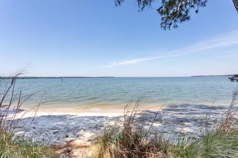 View/Area - 1711 Tyndall Point Rd, Gloucester Point, VA 23062 photo 2 of 7