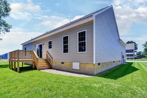 Exterior - 327 Pointers Dr, West Point, VA 23181 photo 2 of 2