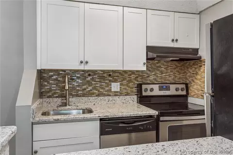 Kitchen - 107 Davenport Ct #2, Hampton, VA 23666 photo 2 of 6