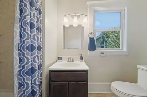 Bath - 513 Chesterfield Rd, Hampton, VA 23661 photo 2 of 2