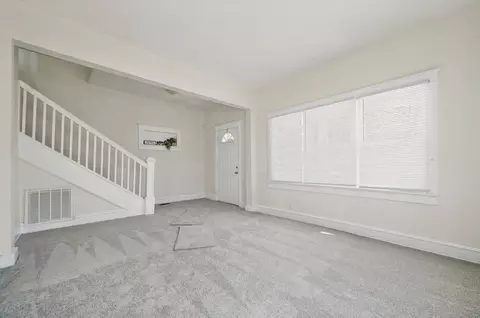 Living - 513 Chesterfield Rd, Hampton, VA 23661 photo 1 of 4