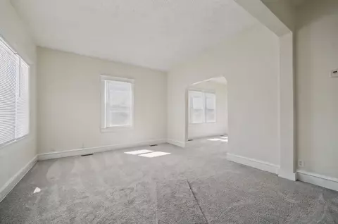 Living - 513 Chesterfield Rd, Hampton, VA 23661 photo 2 of 4