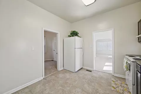 Entry Way - 513 Chesterfield Rd, Hampton, VA 23661 photo 3 of 4