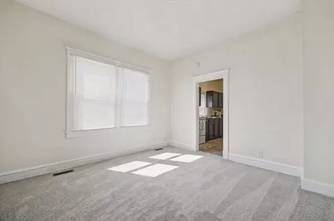 Living - 513 Chesterfield Rd, Hampton, VA 23661 photo 4 of 4