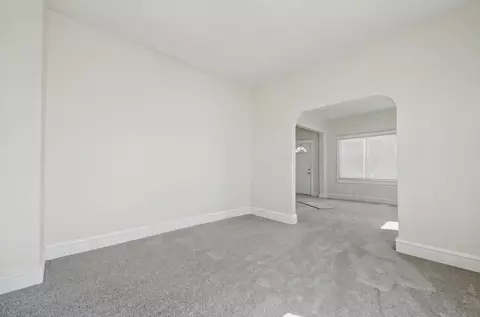 Living - 513 Chesterfield Rd, Hampton, VA 23661 photo 3 of 4