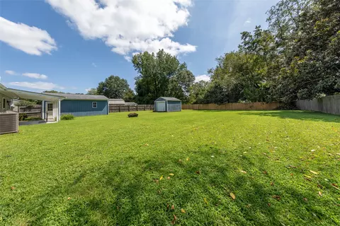 Exterior - 6740 Cedar Lake Dr, Gloucester, VA 23061 photo 5 of 7