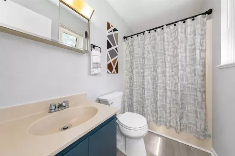 Bath - 6740 Cedar Lake Dr, Gloucester, VA 23061 photo 1 of 2