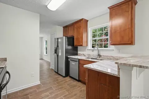 Entry Way - 12366 Cedar Trl, Gloucester, VA 23061 photo 3 of 3