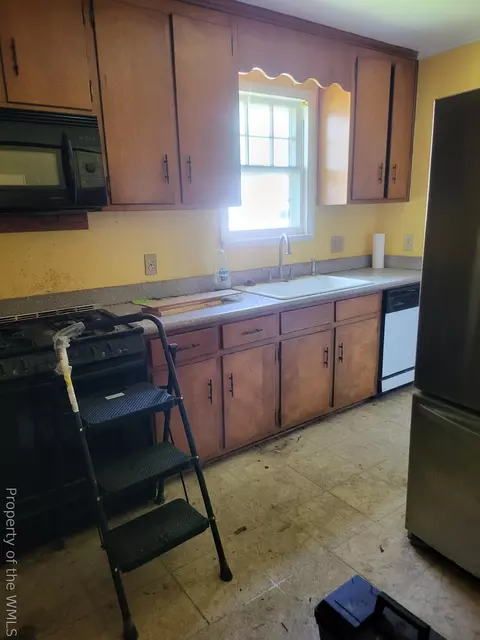 Kitchen - 119 Shenandoah Rd, Hampton, VA 23661 photo 3 of 3