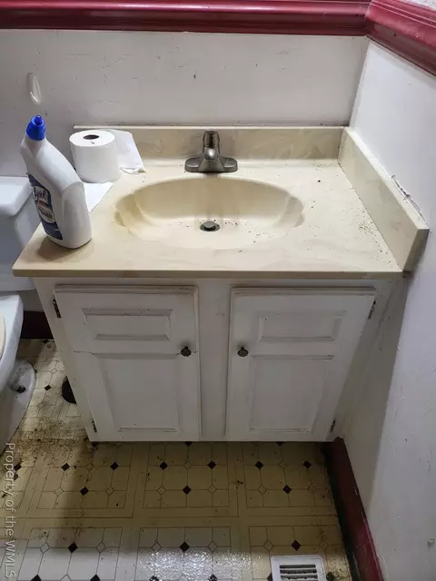 Bath - 119 Shenandoah Rd, Hampton, VA 23661 photo 4 of 9