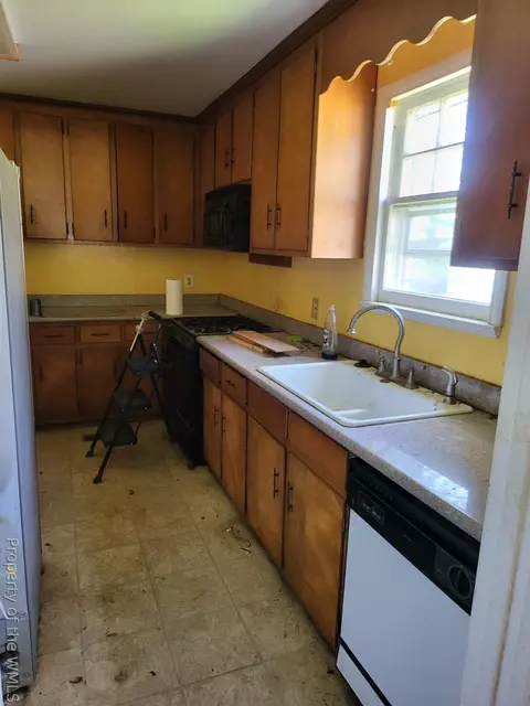 Kitchen - 119 Shenandoah Rd, Hampton, VA 23661 photo 1 of 3