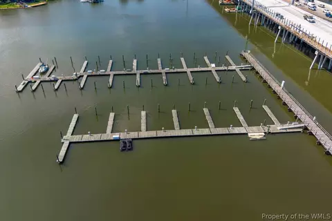 View/Area - 30 Brough Ln #103, Hampton, VA 23669 photo 8 of 12