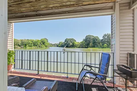 Exterior - 30 Brough Ln #103, Hampton, VA 23669 photo 3 of 6
