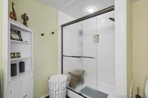 Bath - 30 Brough Ln #103, Hampton, VA 23669 photo 2 of 4