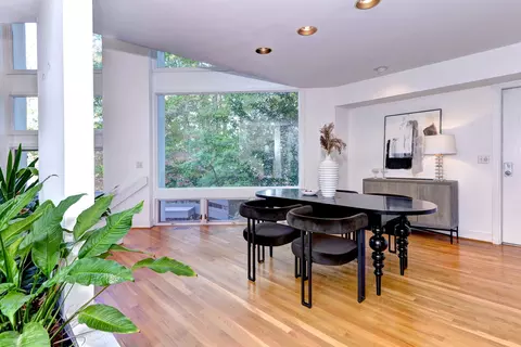 Dining - 222 W Queens Dr, Williamsburg, VA 23185 photo 2 of 2