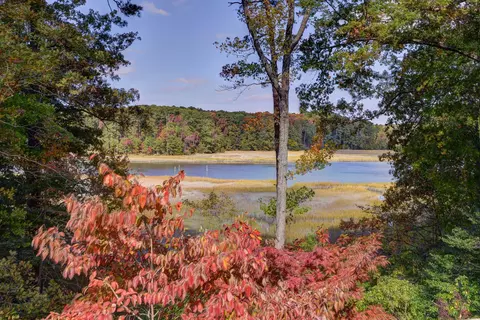 View/Area - 222 W Queens Dr, Williamsburg, VA 23185 photo 2 of 5