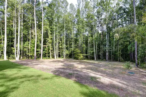 Exterior - 8685 Thomas Jefferson Way, Gloucester, VA 23061 photo 10 of 12