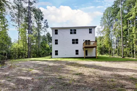 Exterior - 8685 Thomas Jefferson Way, Gloucester, VA 23061 photo 9 of 12