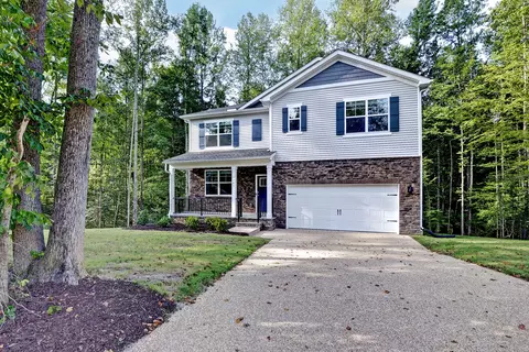 Exterior - 7785 Patriots Way E, Gloucester, VA 23061 photo 6 of 10