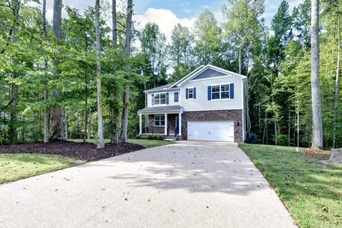 Exterior - 7785 Patriots Way E, Gloucester, VA 23061 photo 7 of 10