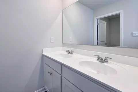 Bath - 7785 Patriots Way E, Gloucester, VA 23061 photo 4 of 4