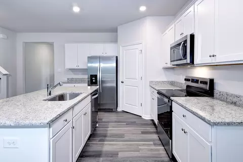 Kitchen - 7785 Patriots Way E, Gloucester, VA 23061 photo 5 of 5