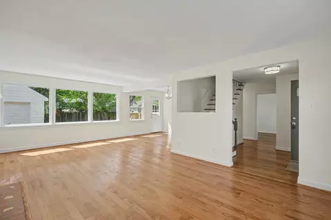 Living - 213 Brooke Dr, Hampton, VA 23669 photo 2 of 10