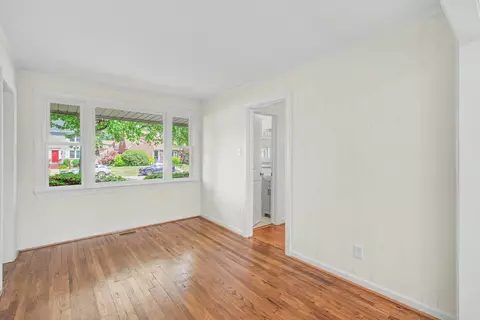 Living - 213 Brooke Dr, Hampton, VA 23669 photo 7 of 10