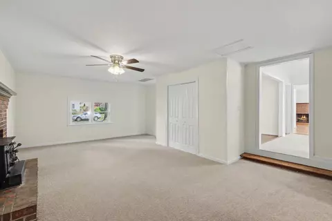 Living - 213 Brooke Dr, Hampton, VA 23669 photo 8 of 10