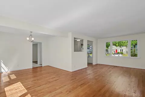 Living - 213 Brooke Dr, Hampton, VA 23669 photo 3 of 10