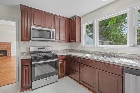 Kitchen - 213 Brooke Dr, Hampton, VA 23669 photo 2 of 2