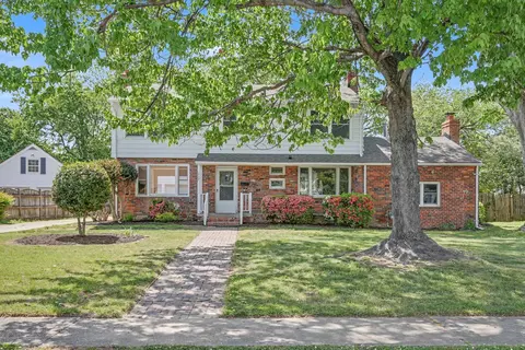 Exterior - 213 Brooke Dr, Hampton, VA 23669 photo 2 of 5
