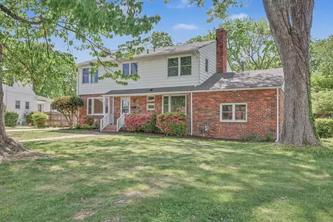 Exterior - 213 Brooke Dr, Hampton, VA 23669 photo 3 of 5