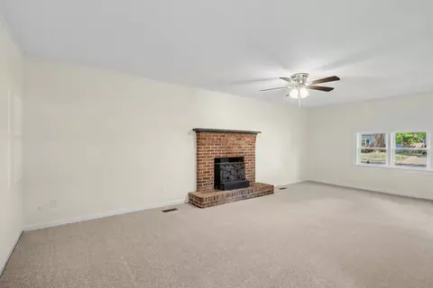 Living - 213 Brooke Dr, Hampton, VA 23669 photo 9 of 10