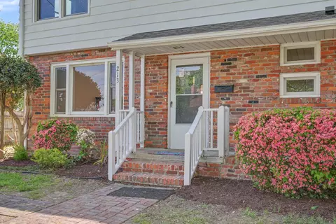 Exterior - 213 Brooke Dr, Hampton, VA 23669 photo 4 of 5