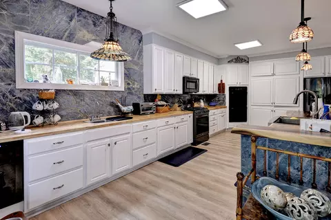 Kitchen - 103 Sloop Ct, Williamsburg, VA 23185 photo 4 of 5