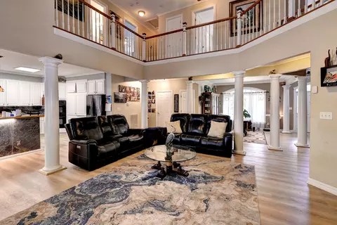 Living - 103 Sloop Ct, Williamsburg, VA 23185 photo 3 of 4