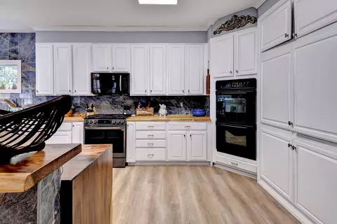 Kitchen - 103 Sloop Ct, Williamsburg, VA 23185 photo 2 of 5