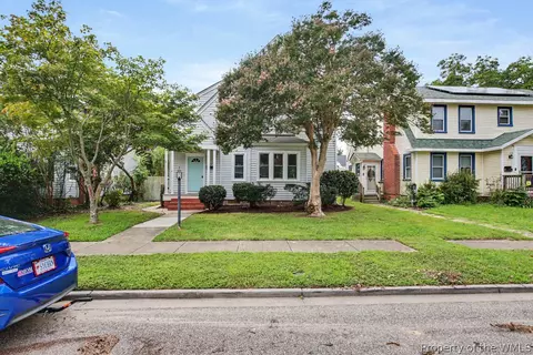 Exterior - 117 Pochin Pl, Hampton, VA 23661 photo 1 of 4